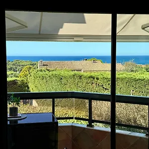 https://appartement-sanary-vue-mer-au-calme.fr-provencehotel.com